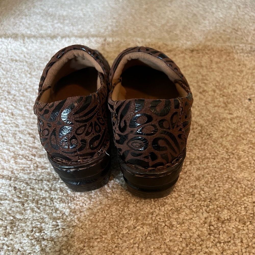 Comfy Clogs - image 2